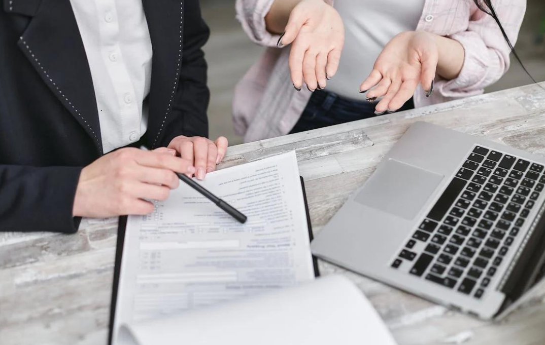 Finance broker