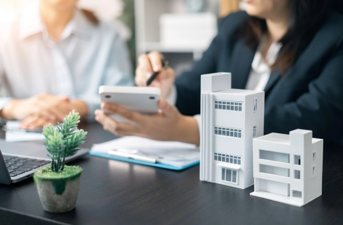 Commercial Loan Broker in Clyde North